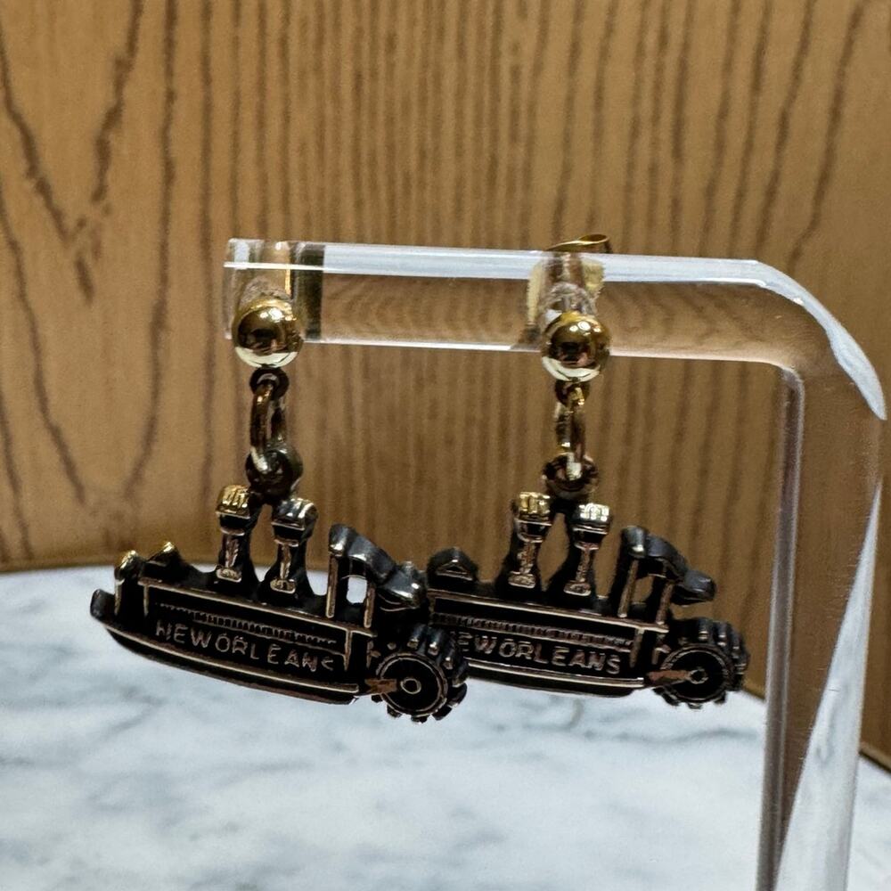 Vintage New Orleans Earrings ❤️ - Picture 7 of 8